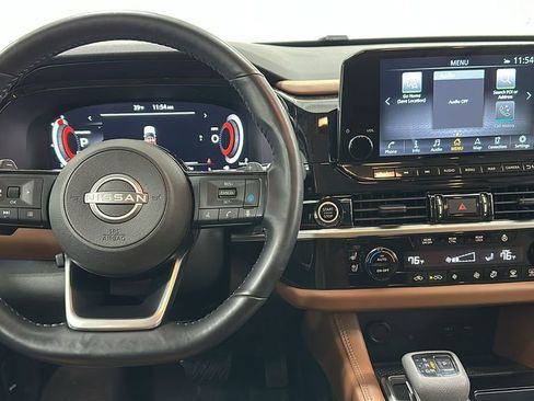 Used 2022 Nissan Pathfinder Platinum w/ Cargo Package image 10