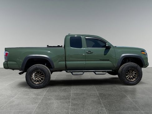 Used 2021 Toyota Tacoma TRD Off-Road w/ Technology Package AWD/4WD image 6