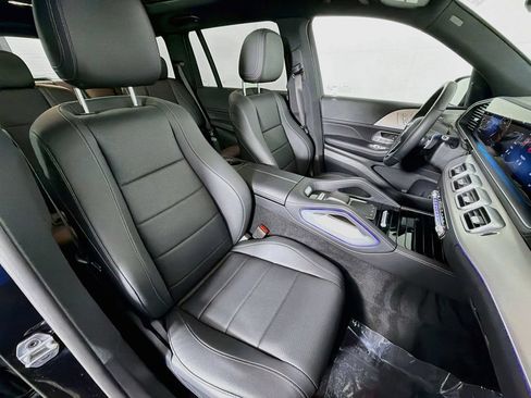 Used 2026 Mercedes-Benz GLS 450 4MATIC image 31