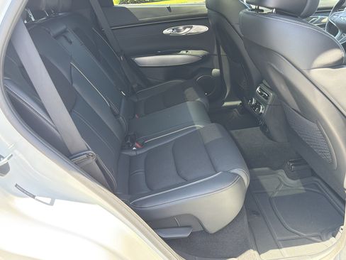 Used 2025 Genesis GV70 2.5T AWD/4WD image 15