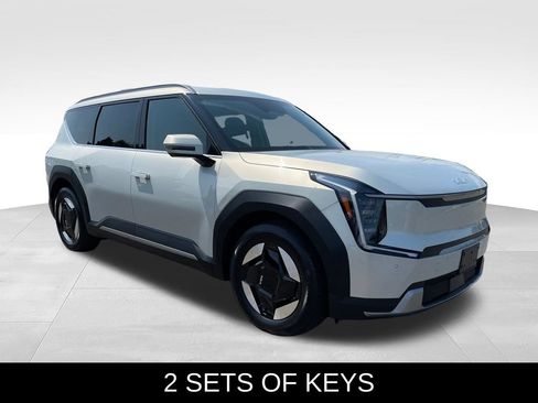 Used 2024 Kia EV9 Wind AWD/4WD image 9