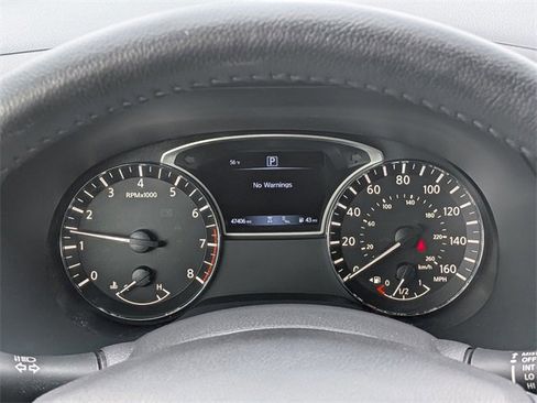 Used 2020 Nissan Pathfinder SV image 29