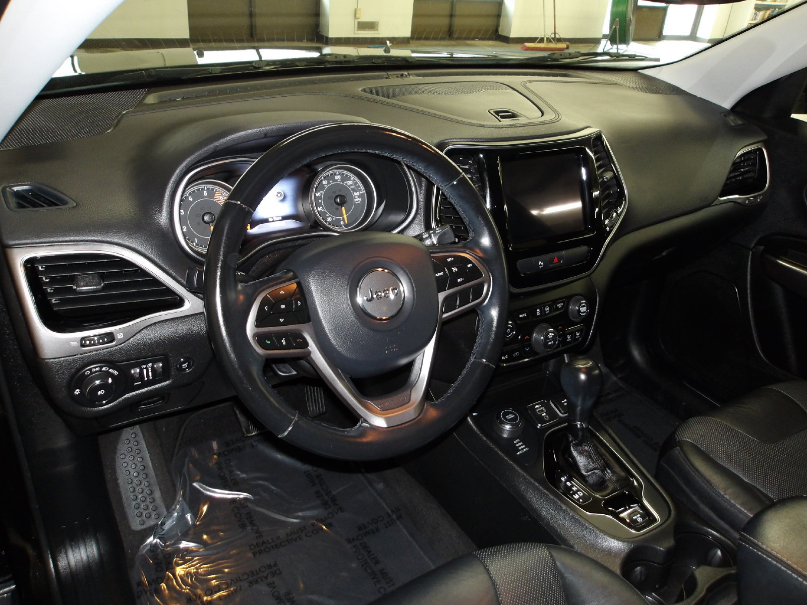 Used 2020 Jeep Cherokee Limited AWD/4WD image 9
