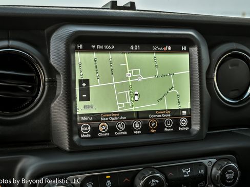 Used 2021 Jeep Gladiator Overland image 32