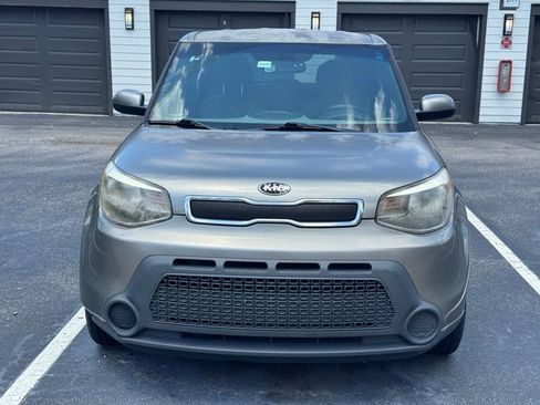 Used 2014 Kia Soul FWD image 2
