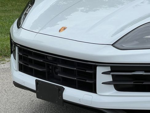 Certified 2024 Porsche Cayenne Coupe AWD/4WD image 13