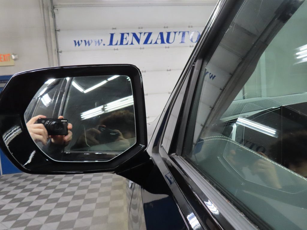 Used 2026 Cadillac Escalade Platinum Sport w/ LPO, Floor Liner Package AWD/4WD image 60