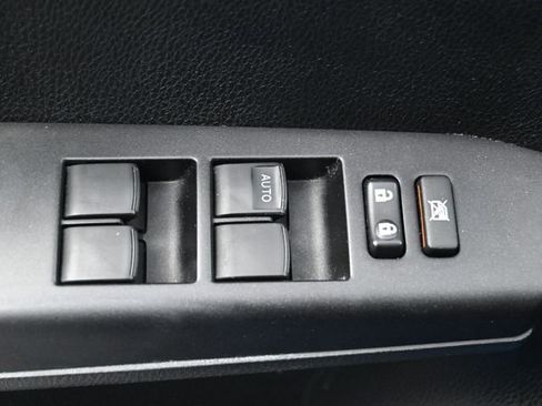 Used 2018 Toyota RAV4 XLE w/ Plus Extra Value Package image 12