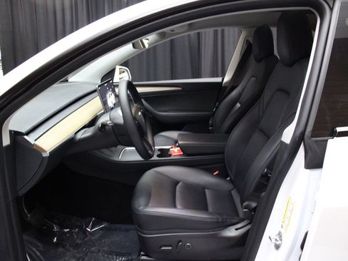 Used 2023 Tesla Model Y Long Range image 21