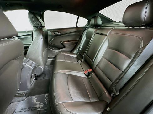 Used 2018 Chevrolet Cruze Premier image 9