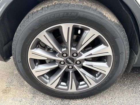 Used 2022 Lincoln Corsair Reserve w/ Equipment Group 201A image 6