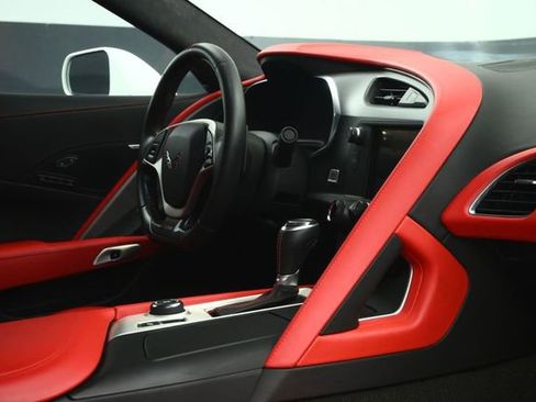 Used 2016 Chevrolet Corvette Z06 w/ 3LZ Preferred Equipment Group RWD image 12