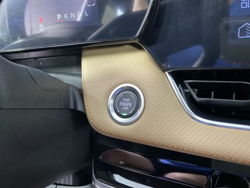 New 2025 Chevrolet Equinox ACTIV w/ Safety and Technology Package image 8