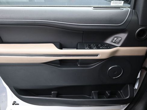 Used 2024 Ford Expedition Max XLT image 25