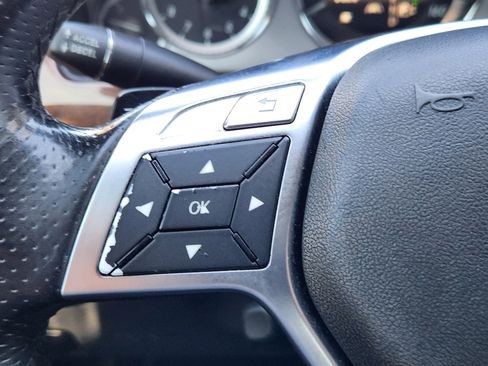 Used 2013 Mercedes-Benz E 350 Sedan image 31