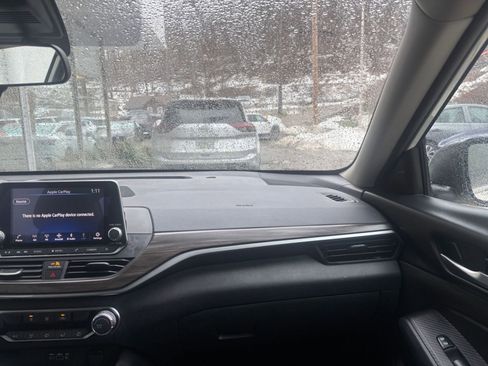 Used 2025 Nissan Altima 2.5 SV image 36