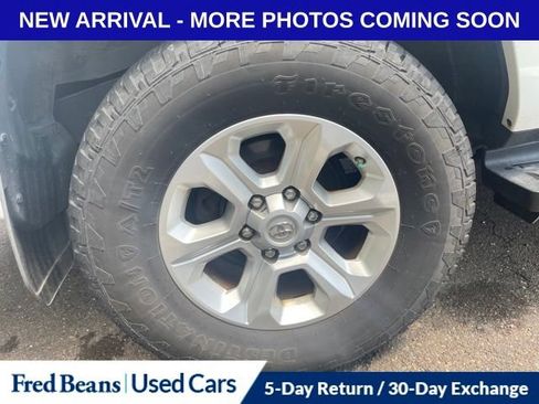 Used 2016 Toyota 4Runner SR5 AWD/4WD image 16