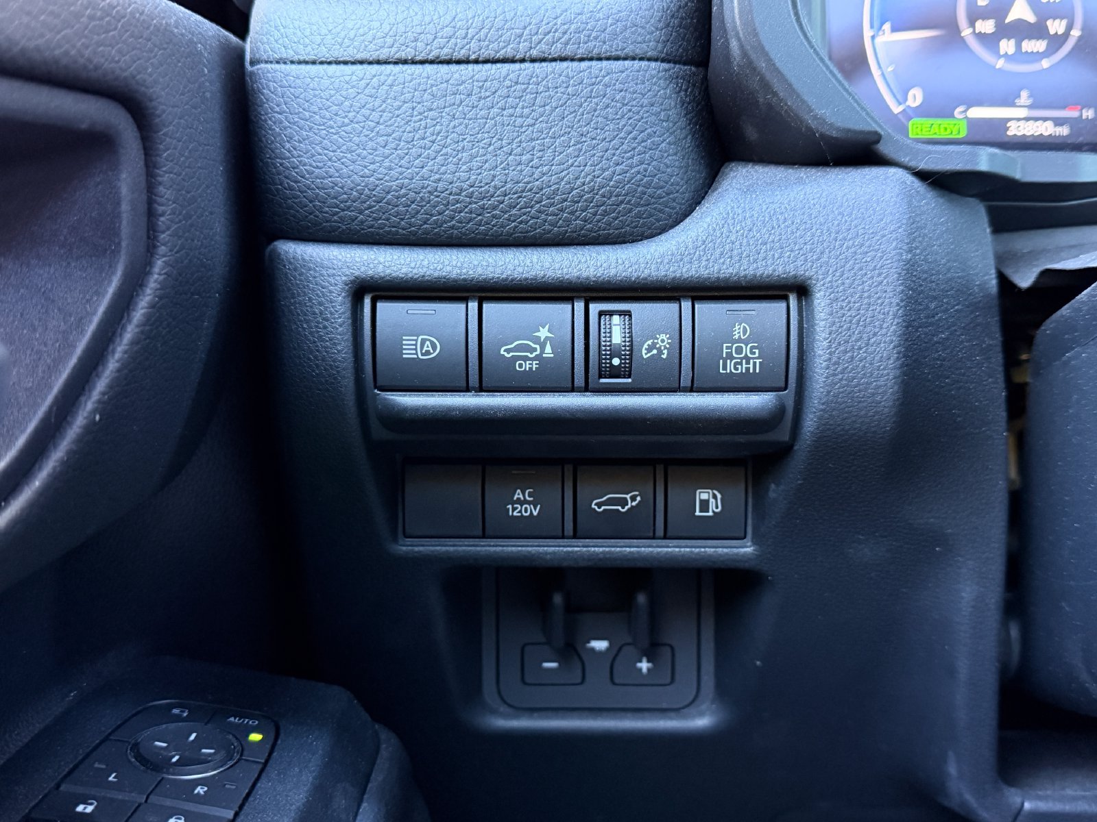 Used 2025 Toyota Land Cruiser w/ Premium Package AWD/4WD image 20