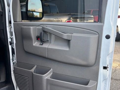 Used 2021 Chevrolet Express 2500 w/ Driver Convenience Package image 16