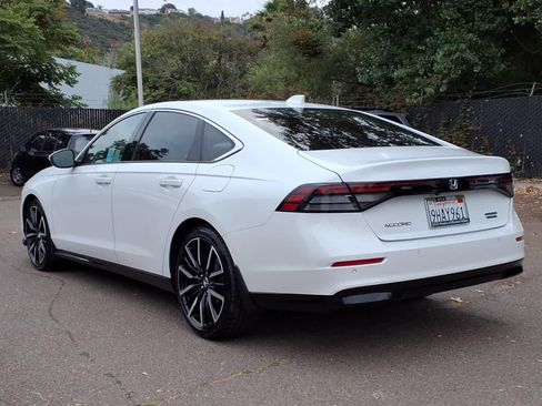 Used 2023 Honda Accord Touring image 7