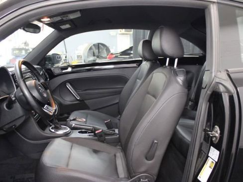 Used 2012 Volkswagen Beetle 2.5 FWD image 10