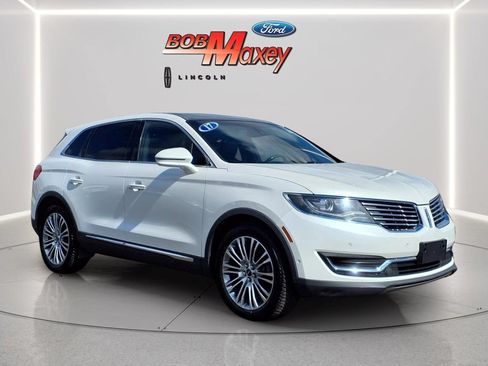 Used 2017 Lincoln MKX Reserve AWD/4WD image 3