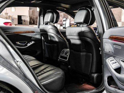 Used 2018 Mercedes-Benz S 560 4MATIC Sedan image 31