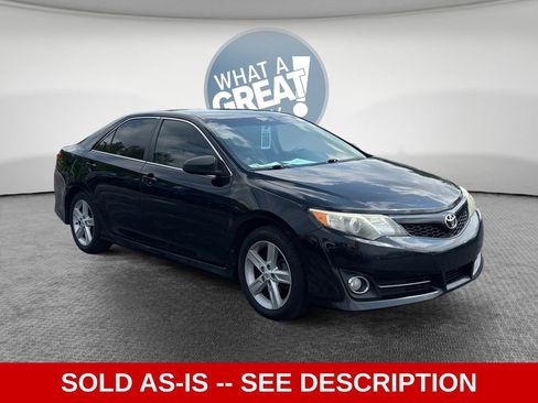 Used 2012 Toyota Camry SE FWD image 1
