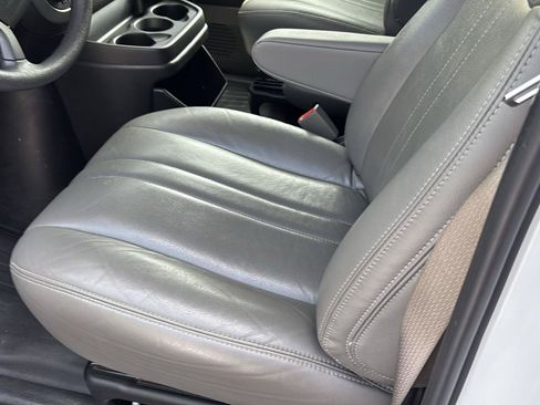 Used 2025 Chevrolet Express 2500 w/ Driver Convenience Package RWD image 9