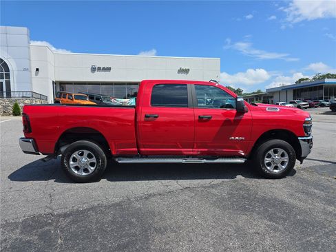 Used 2026 RAM 2500 Big Horn AWD/4WD image 2