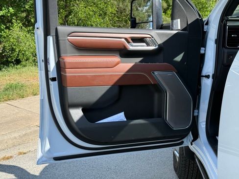 New 2026 GMC Sierra 3500 Denali Ultimate AWD/4WD image 16