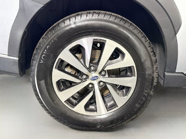 Used 2023 Subaru Outback Premium AWD/4WD image 32