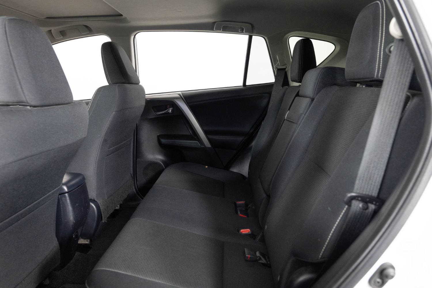 Used 2018 Toyota RAV4 XLE w/ Carpet Mat Package AWD/4WD image 17