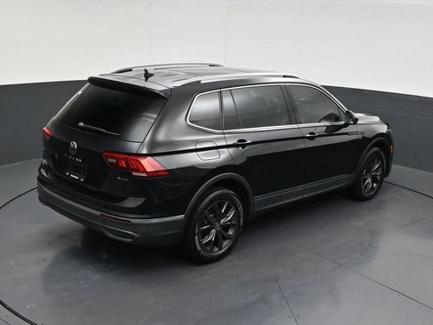 Used 2022 Volkswagen Tiguan SE w/ Panoramic Sunroof Package AWD/4WD image 18