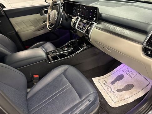 Used 2023 Kia Sorento SX Prestige image 10