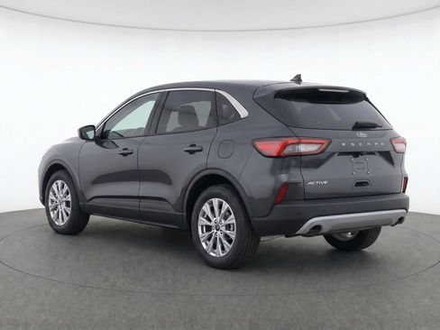 Used 2023 Ford Escape Active w/ Tech Pack #1 AWD/4WD image 3