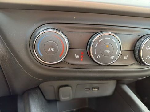 Used 2024 Chevrolet Trax RS image 24