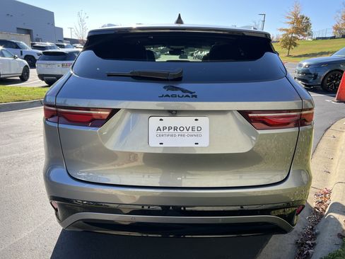 Certified 2025 Jaguar F-PACE R-Dynamic S image 6