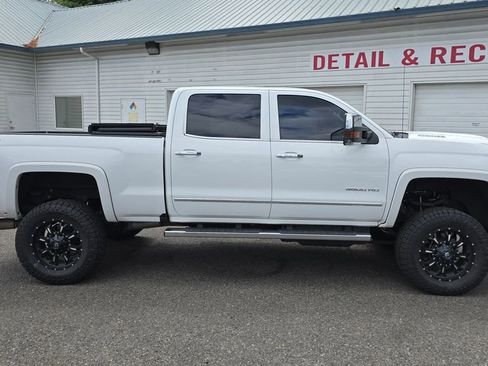 Used 2019 Chevrolet Silverado 3500 LTZ w/ Duramax Plus Package AWD/4WD image 2