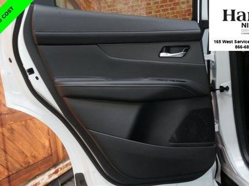 Certified 2025 Nissan Murano SL image 42