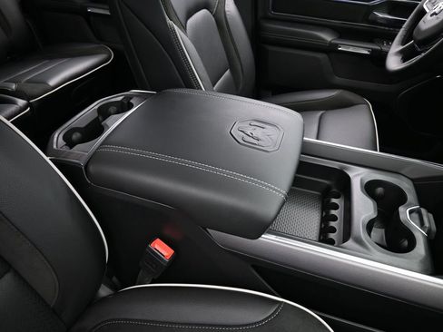 Used 2025 RAM 1500 Laramie image 32