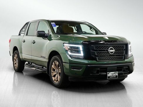 Used 2024 Nissan Titan SV w/ SV Bronze Edition Package AWD/4WD image 7