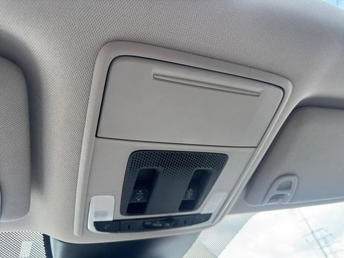 Certified 2025 Honda Pilot Touring image 23
