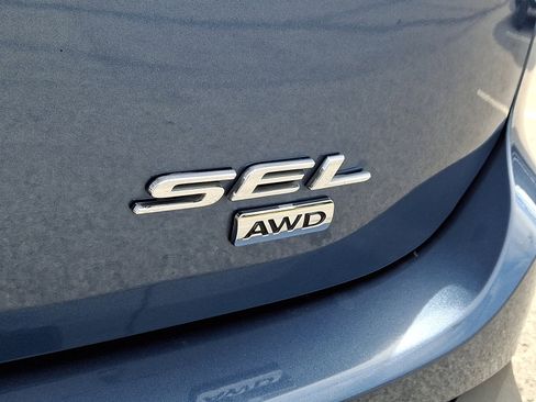 Used 2018 Ford Edge SEL w/ Class II Trailer Tow Package image 29