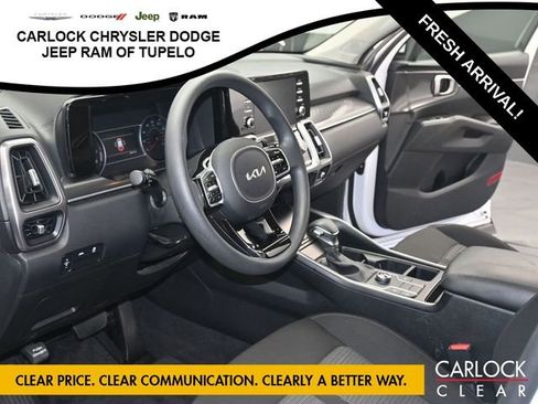 Used 2023 Kia Sorento LX image 12