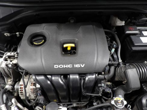 Used 2018 Hyundai Elantra SEL FWD image 19