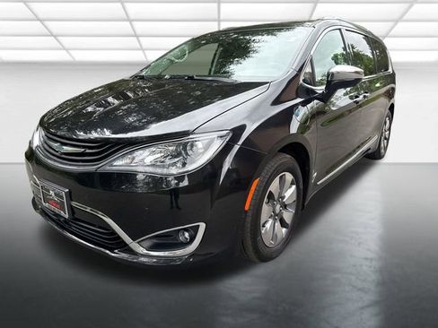 Used 2018 Chrysler Pacifica Limited w/ Advanced Safetytec Group FWD image 1