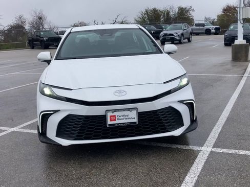 Used 2026 Toyota Camry SE w/ Convenience Package image 3