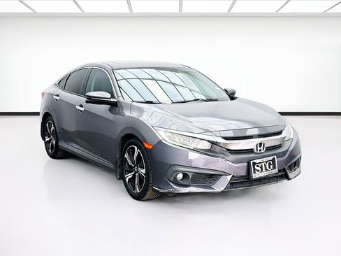 Used 2016 Honda Civic Touring image 3