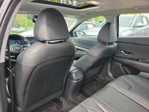 Certified 2023 Hyundai Elantra Limited FWD image 8